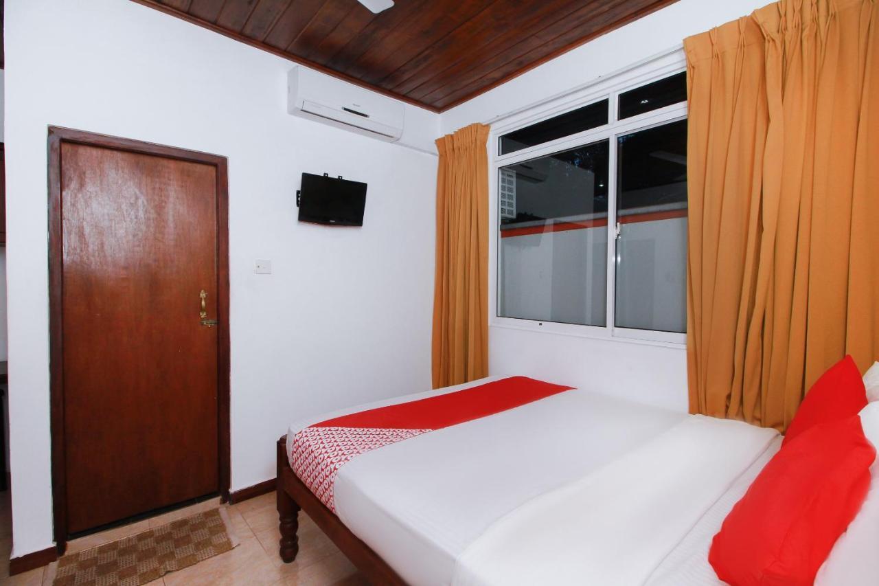 Hotel Aradhana Galle Exterior photo
