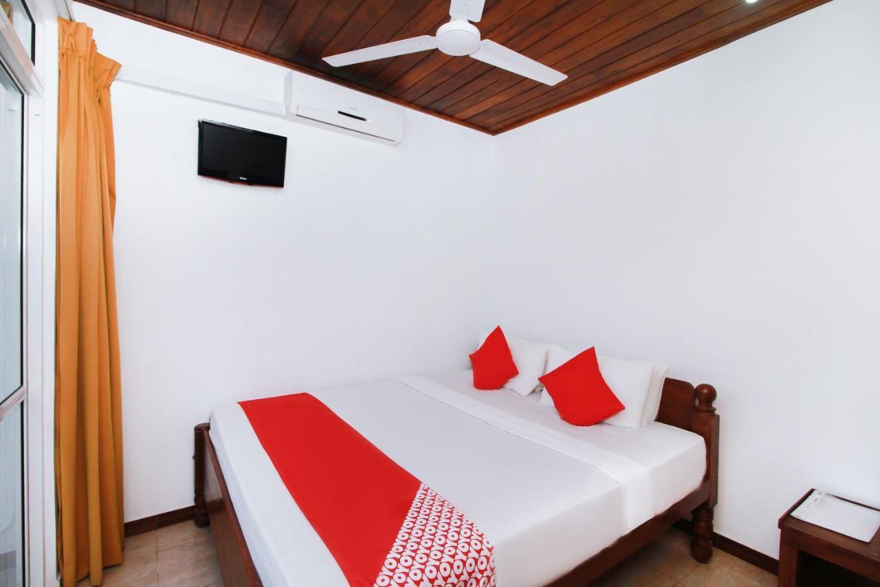 Hotel Aradhana Galle Exterior photo