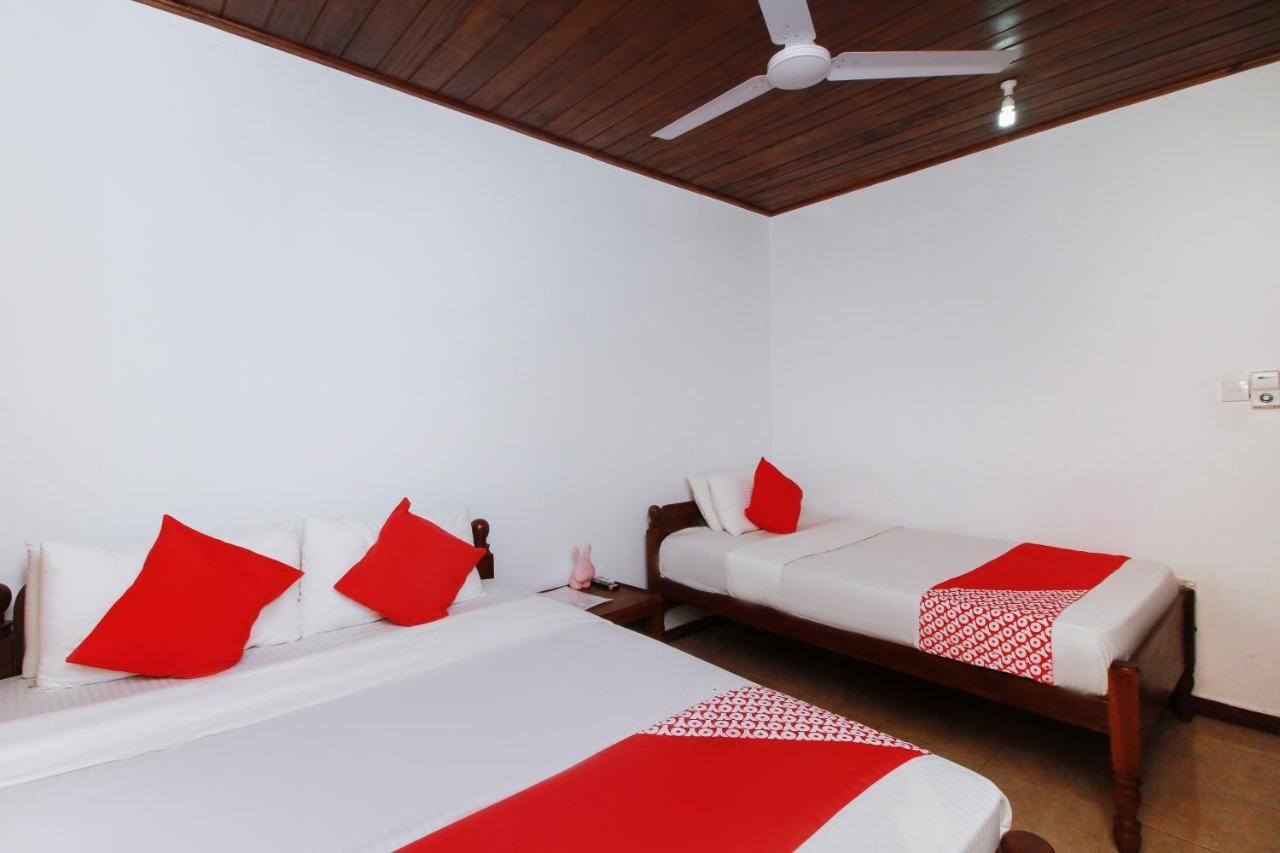Hotel Aradhana Galle Exterior photo
