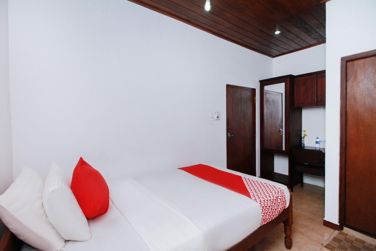 Hotel Aradhana Galle Exterior photo