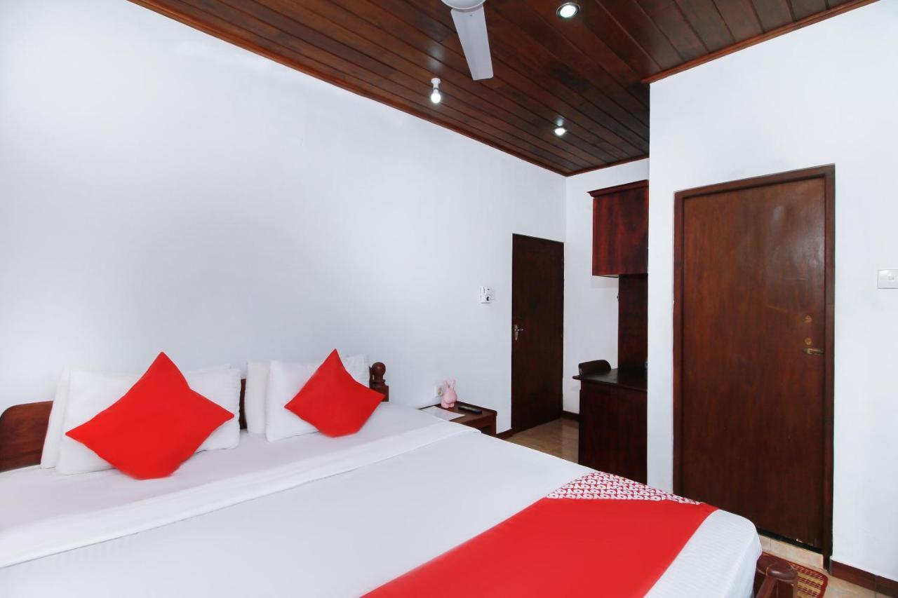 Hotel Aradhana Galle Exterior photo